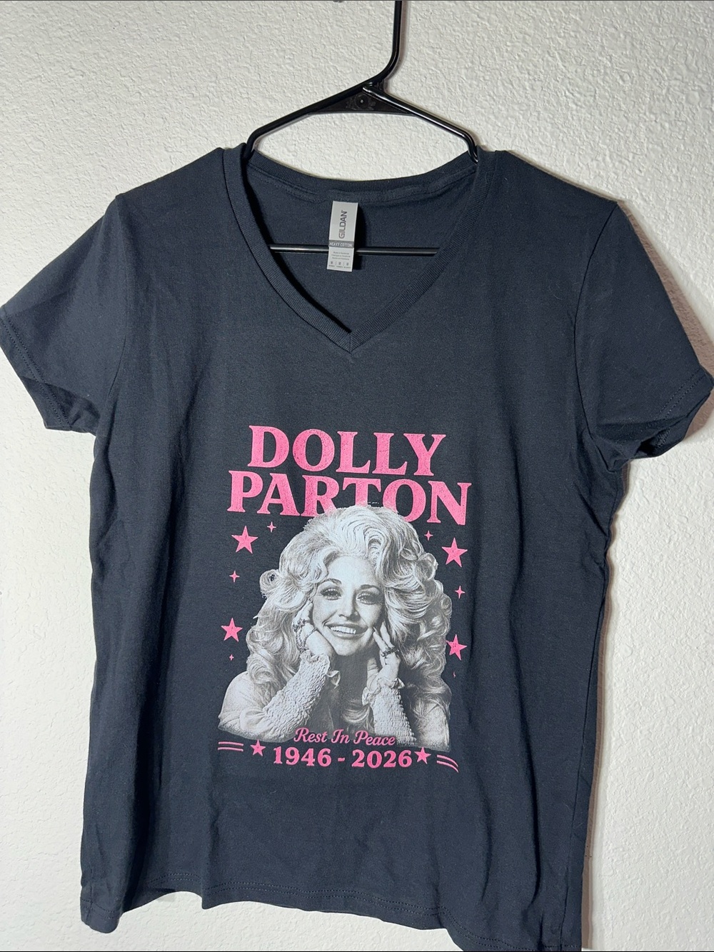 Gildan Black Dolly Parton Memorial  Graphic V-Neck Tee